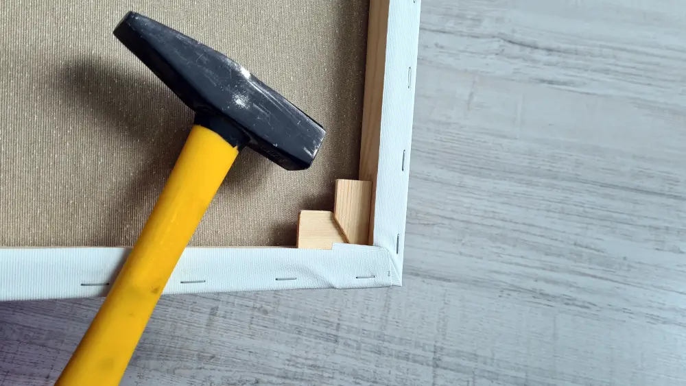 jak przygotować płótno do pouringu - kliny rozporowe